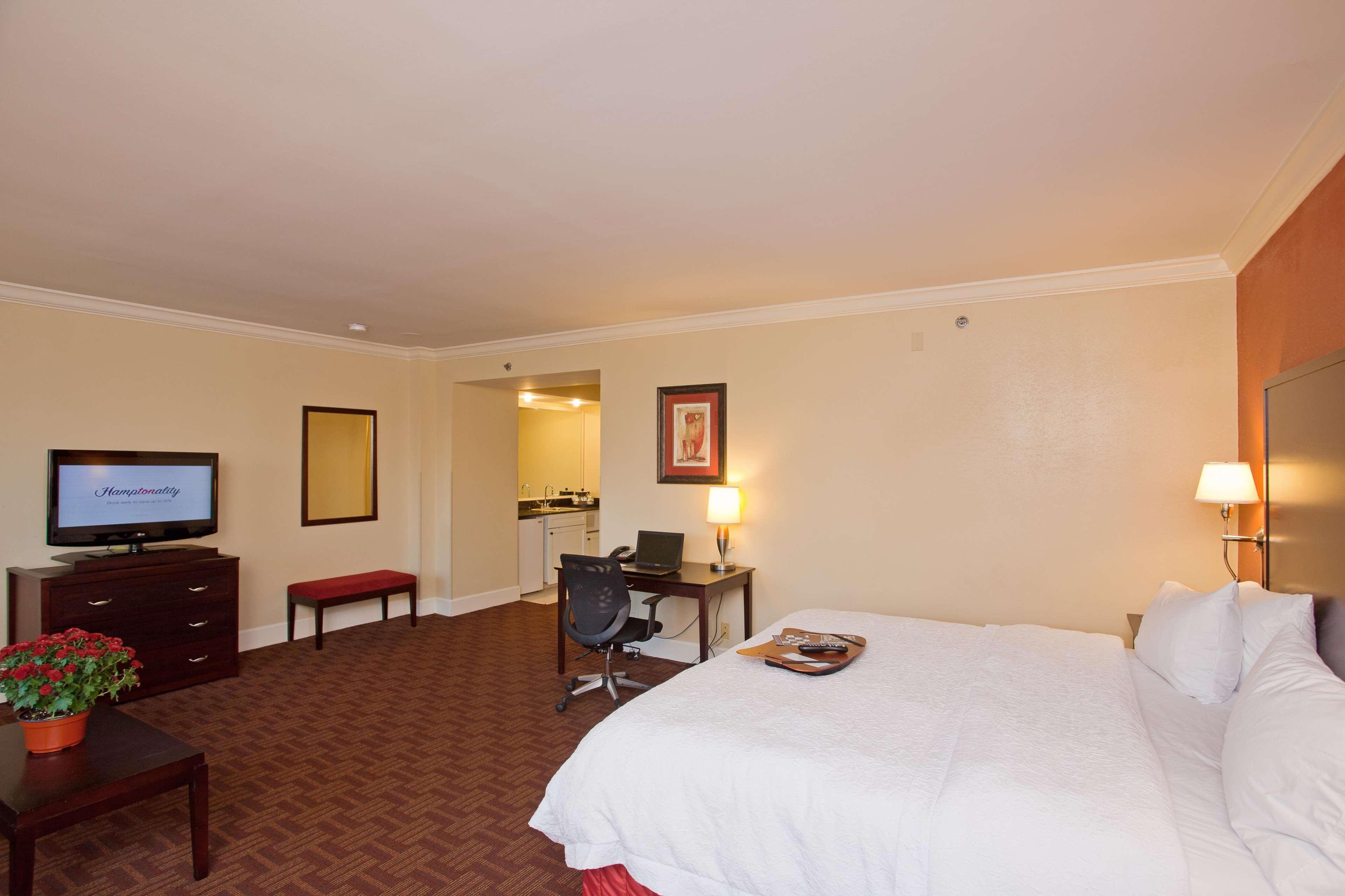 Hampton Inn & Suites Stamford Ngoại thất bức ảnh