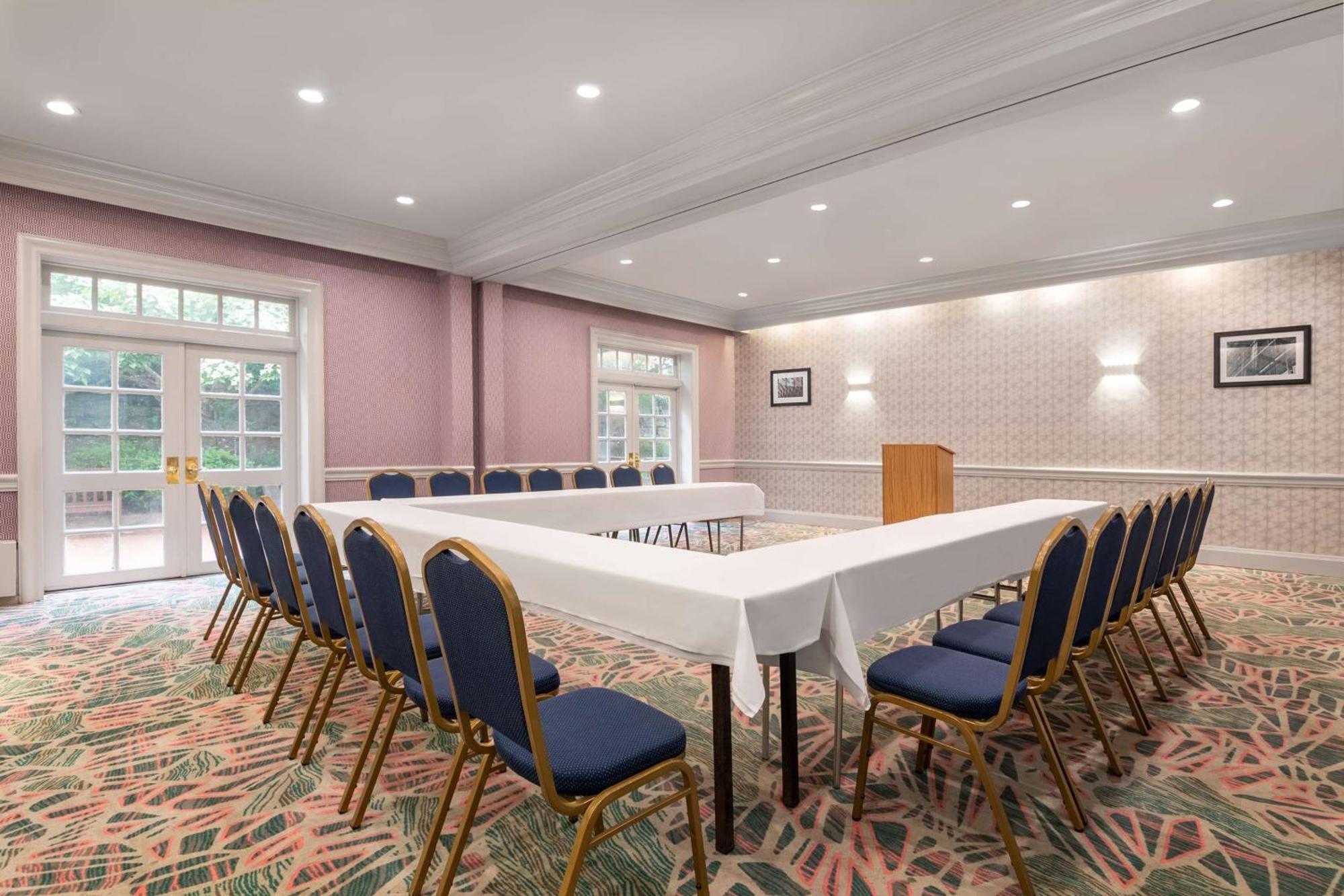 Hampton Inn & Suites Stamford Ngoại thất bức ảnh